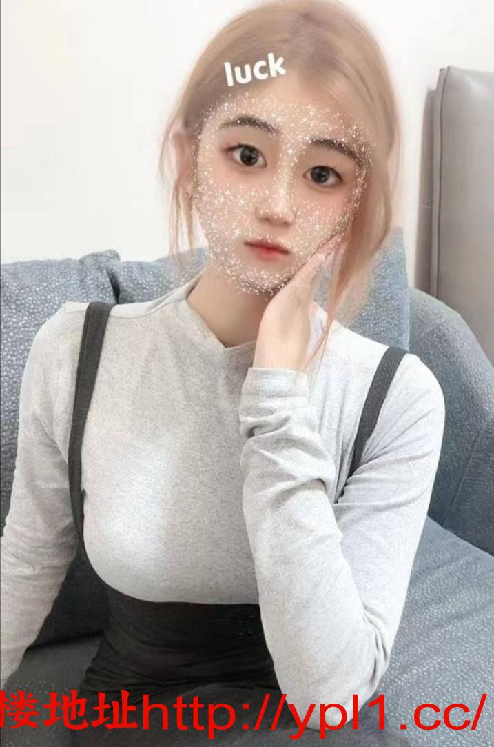 真实在校清纯妹子短期下海自带工作室