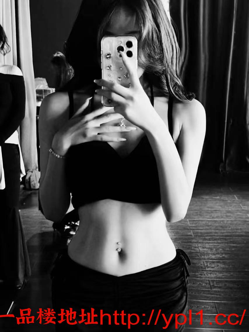 艺校妹妹下海兼职，粉嫩多汁听话可调教