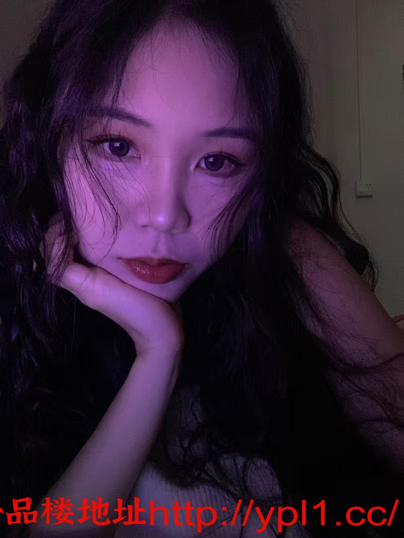 抽插清纯嫩妹紧逼叫声连连