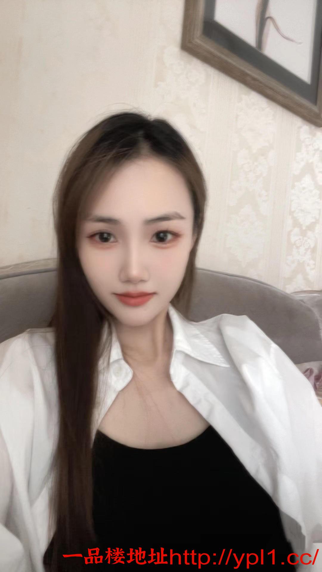 极品嫩妹是个迷人的小妖精