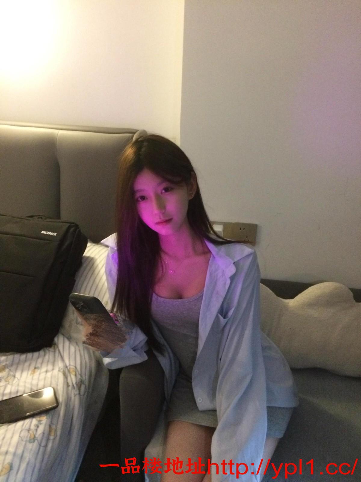 水嫩光滑小嫩妹自己公寓乖巧听话