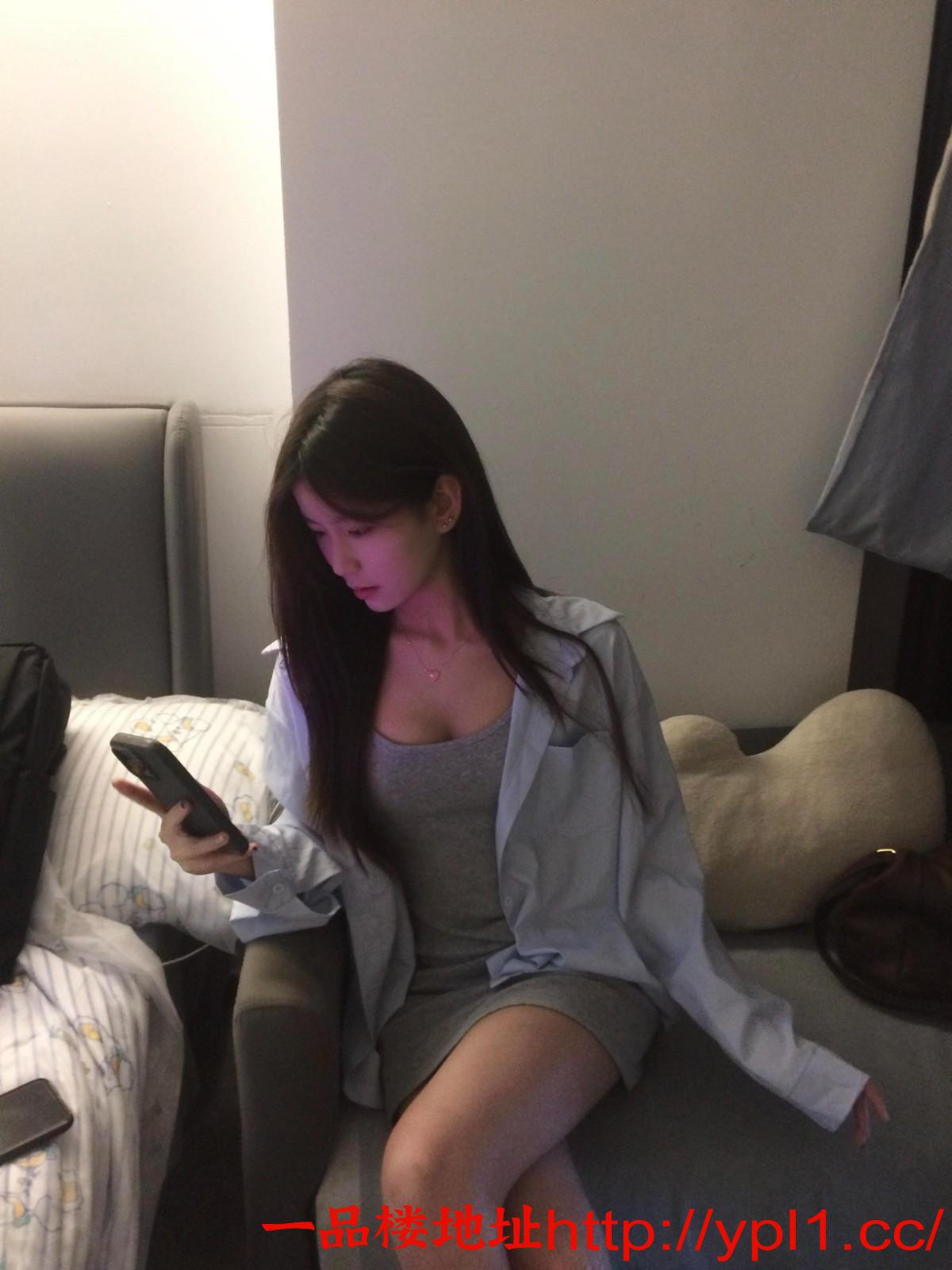 水嫩光滑小嫩妹自己公寓乖巧听话