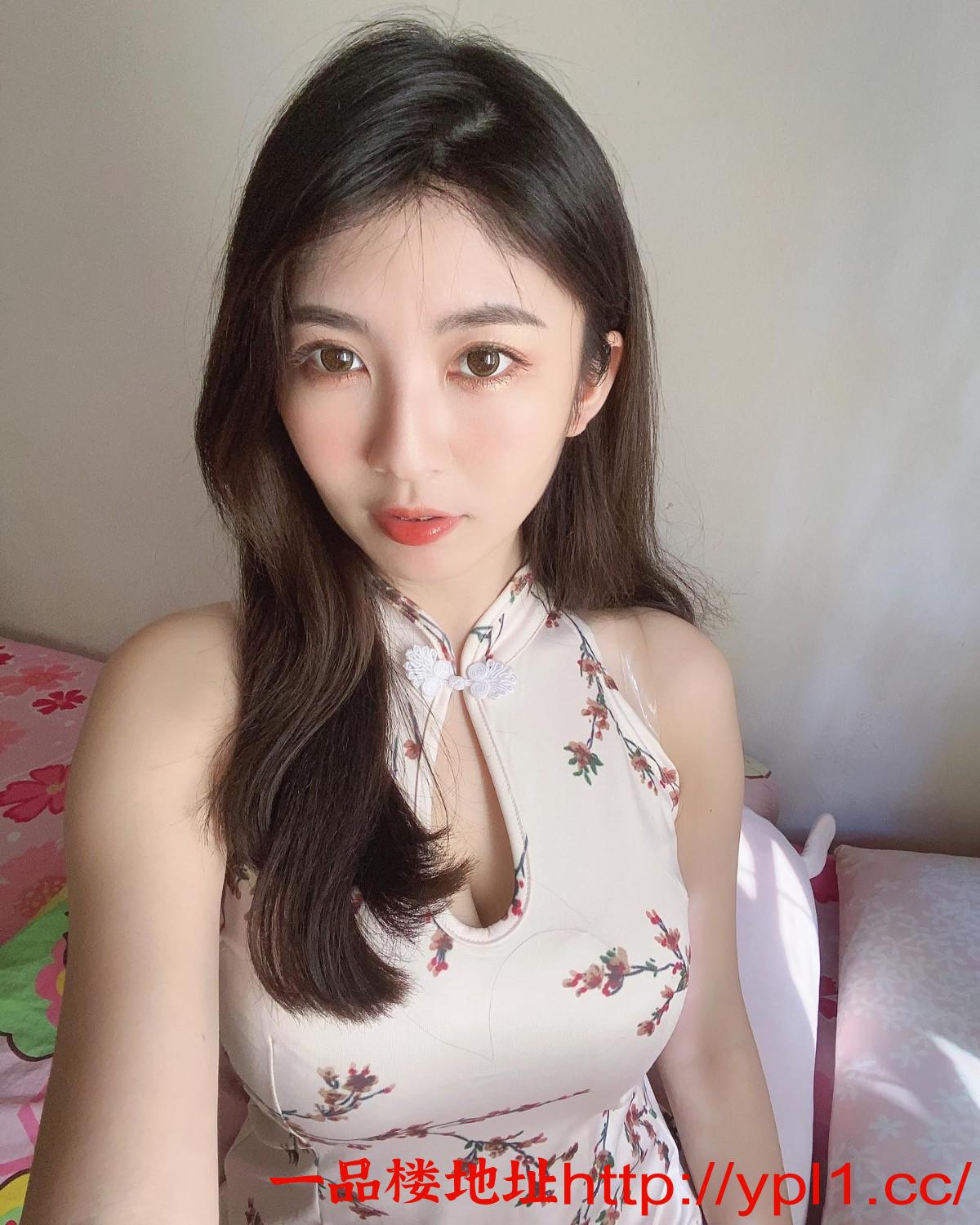 厦门嫩妹，爱穿制服丝袜