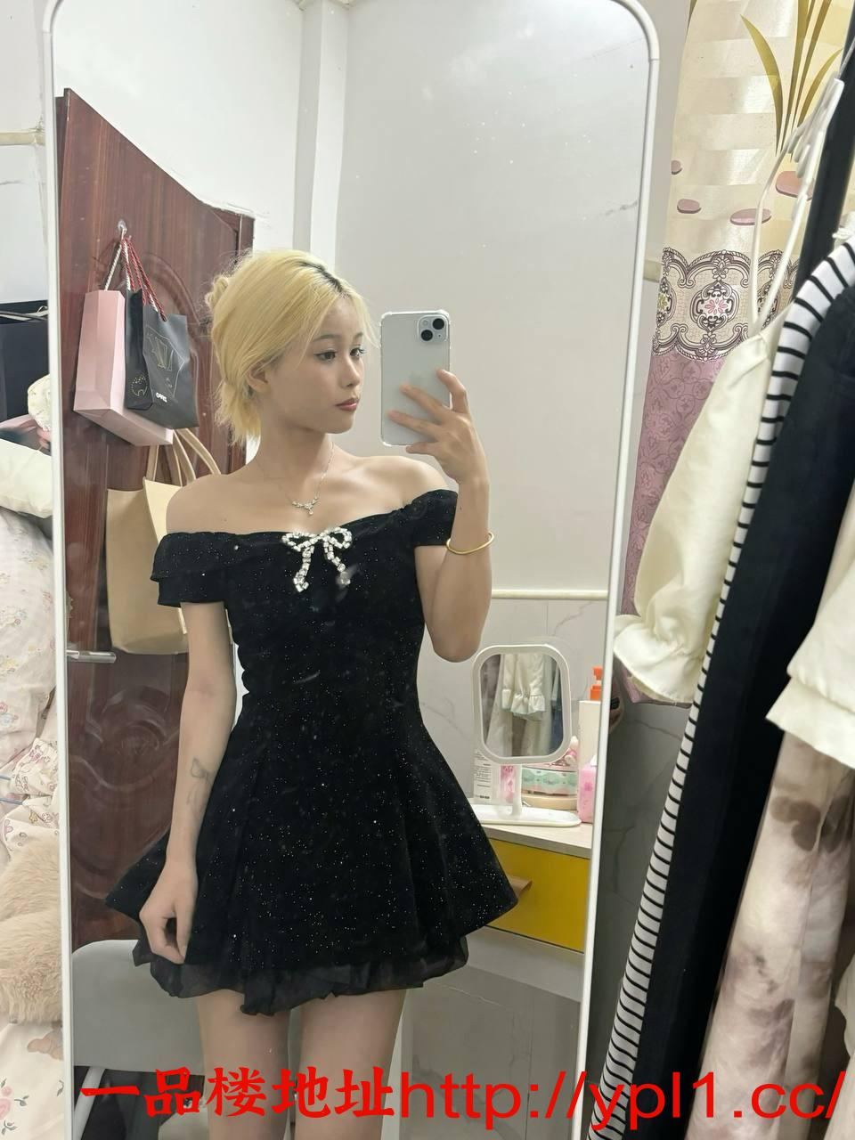 鲜嫩多汁小骚货