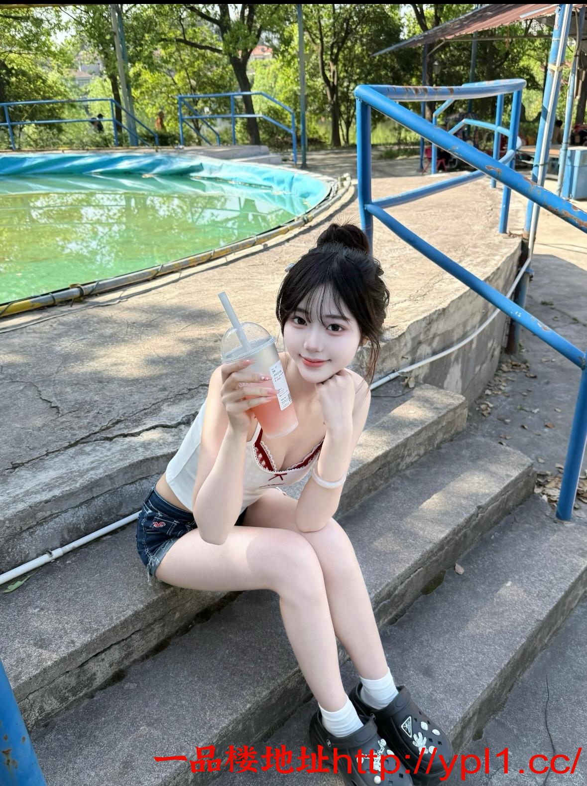 欠网贷被逼无奈第一次下海萝莉少女