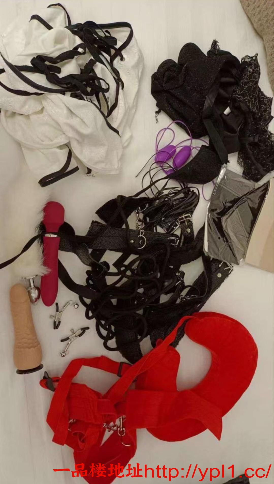 郑州白嫩水多紧致勾人小骚妹啪啪啪可以录视频