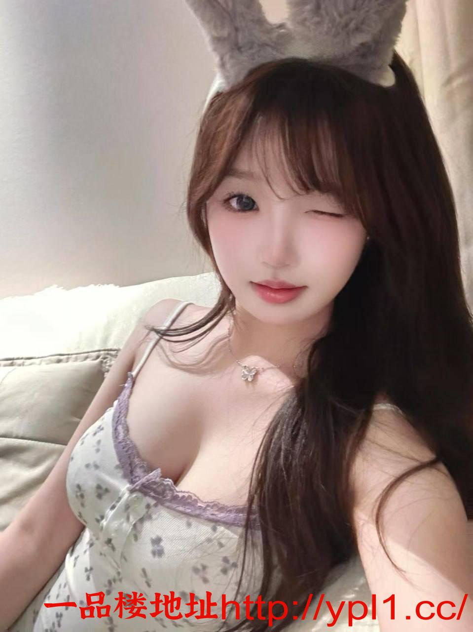 珠海刚破处兼职小妹三点红润淫荡听指挥（可上门）