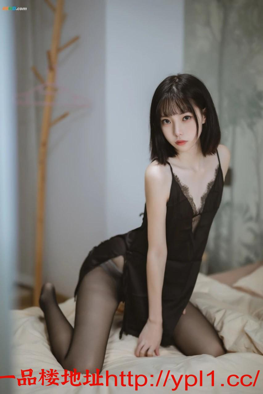 苏州05后肤白貌美大长腿性感尤物制服诱惑