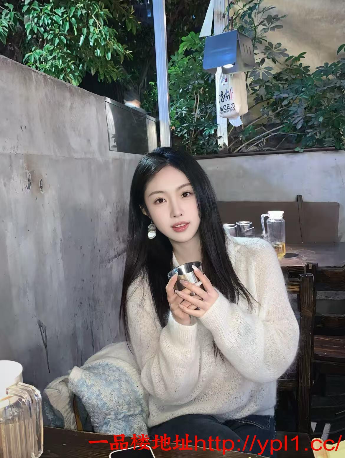 极品双峰兼职骚嫩妹粉嫩多汁易喷潮体质可外出