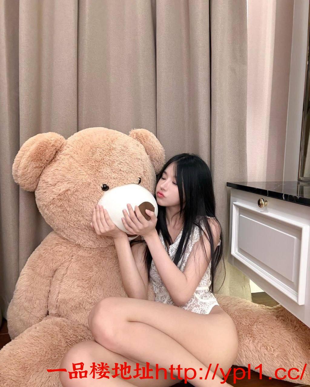 19岁小嫩妹性格腼腆皮肤白嫩下面毛毛剃了