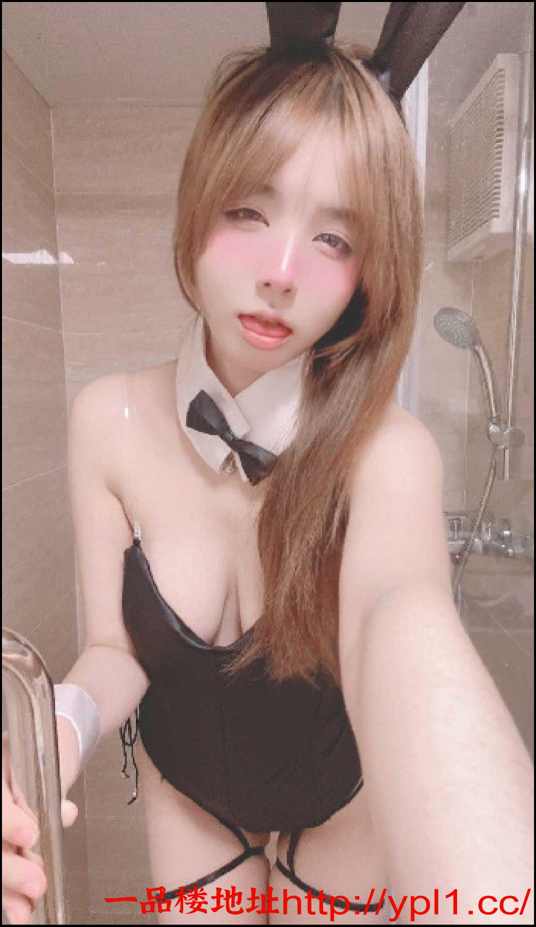 颜值嫩妹白虎小逼粉粉很干净忍不住69又滑又紧可调教内射