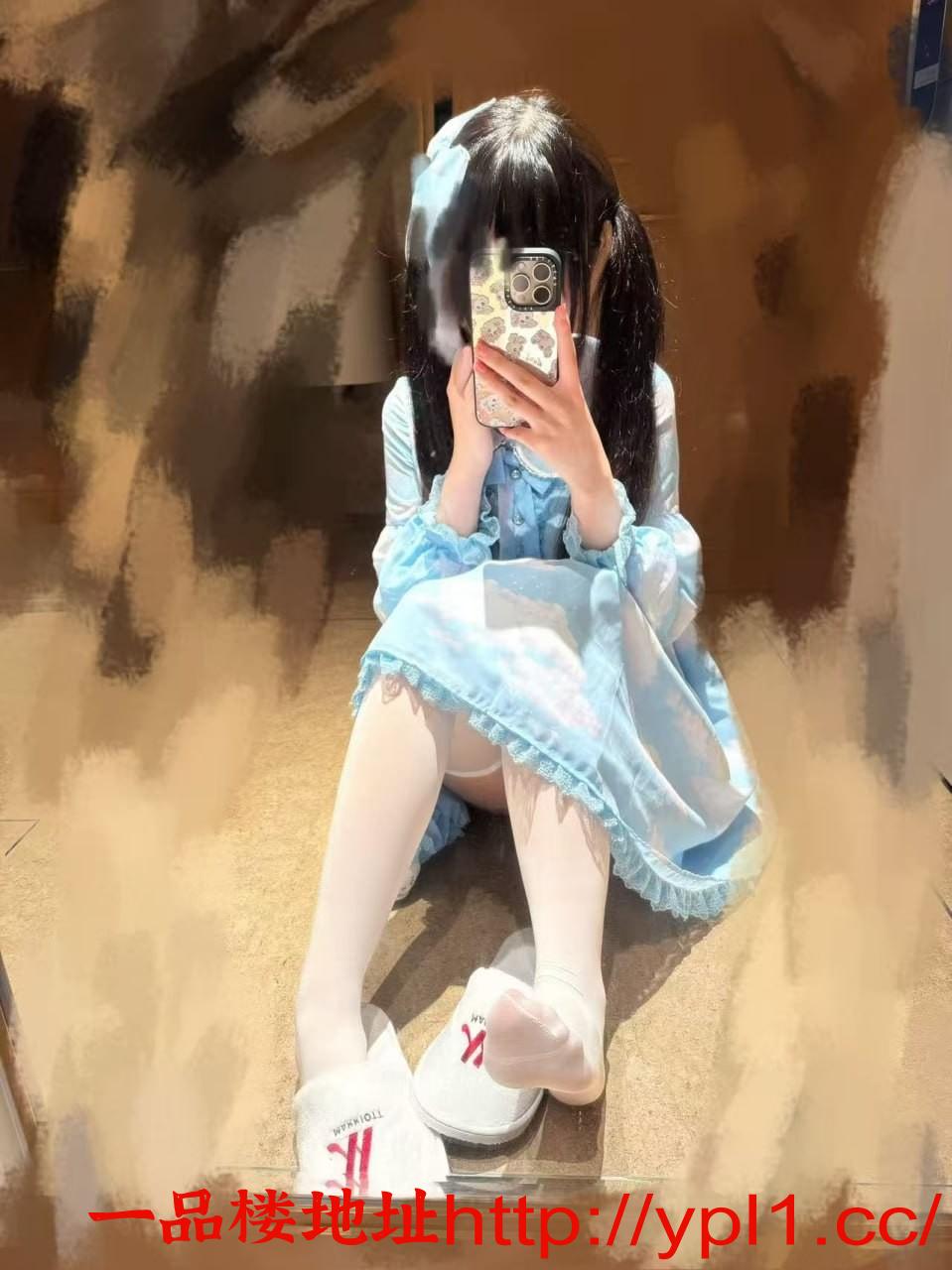 白虎萝莉刚刚下海下面很紧