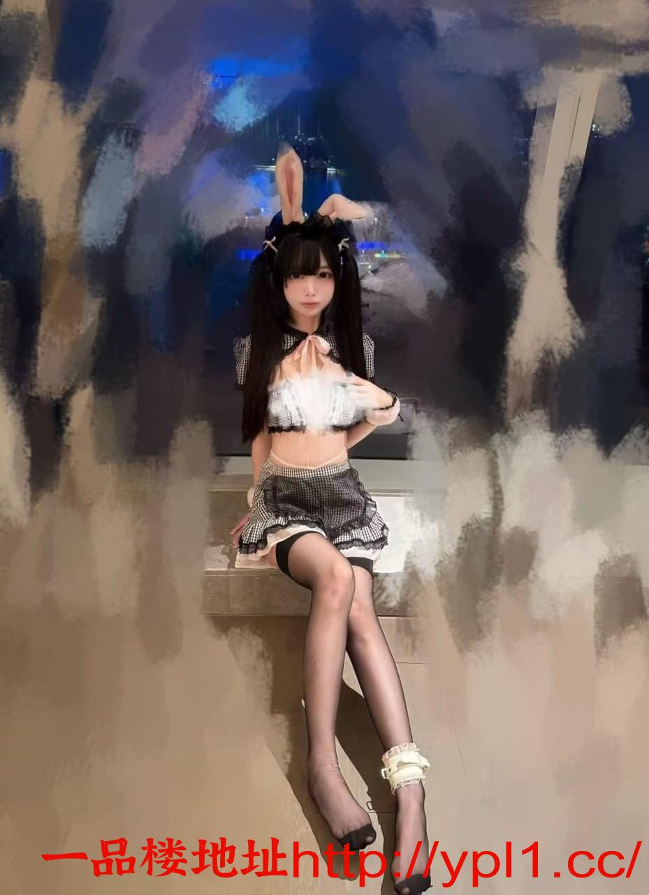 白虎萝莉刚刚下海下面很紧