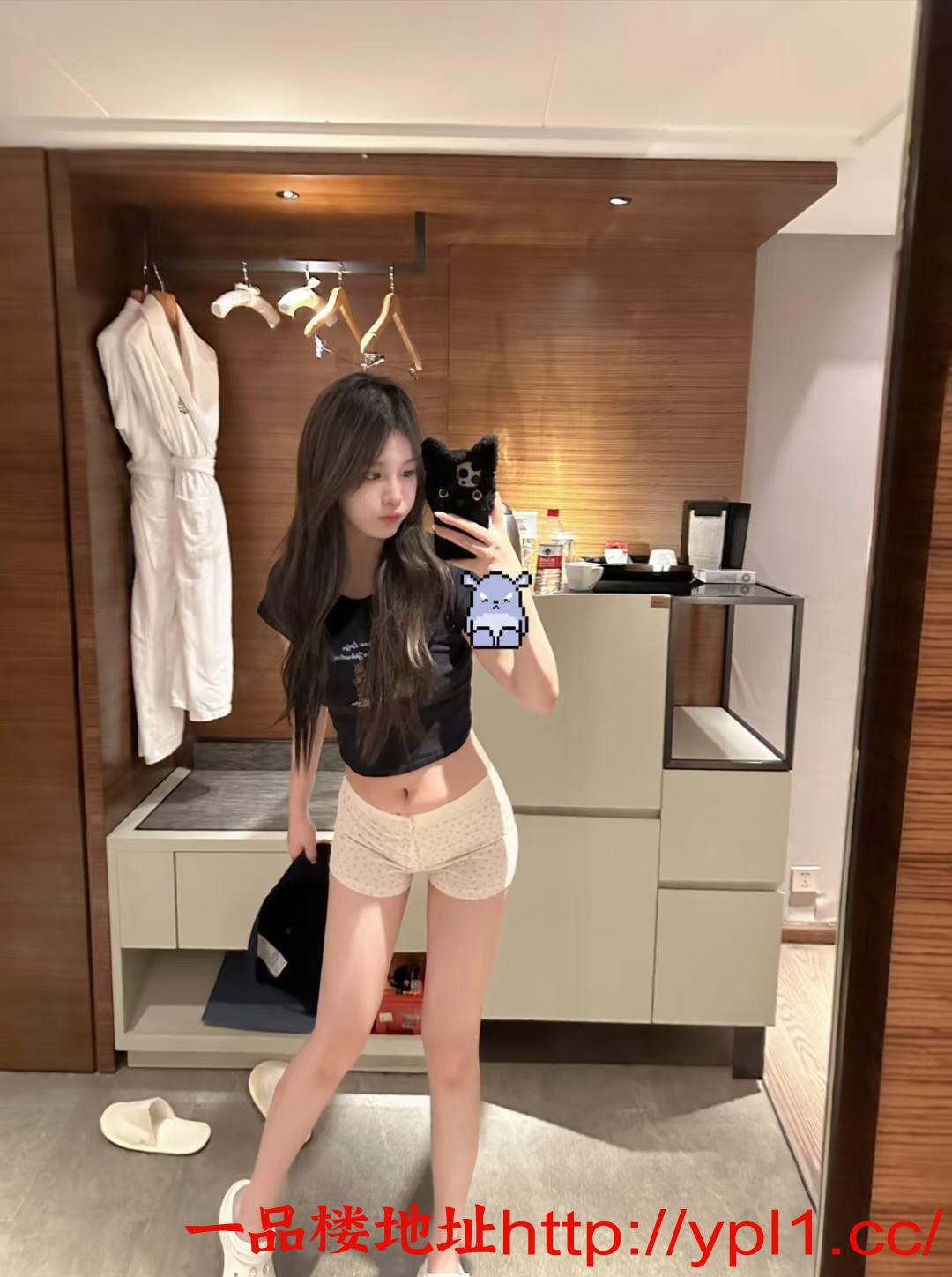 年轻幼师偶尔兼职，逼粉嫩，白虎逼，一插就湿，周末时间多，不接酗酒暴力倾向的