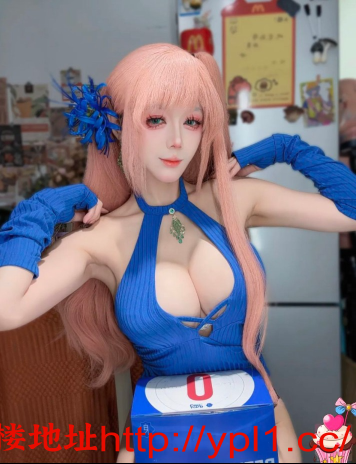 前凸后翘的小姐姐，鸳鸯戏水后入爽歪歪，有服装可选