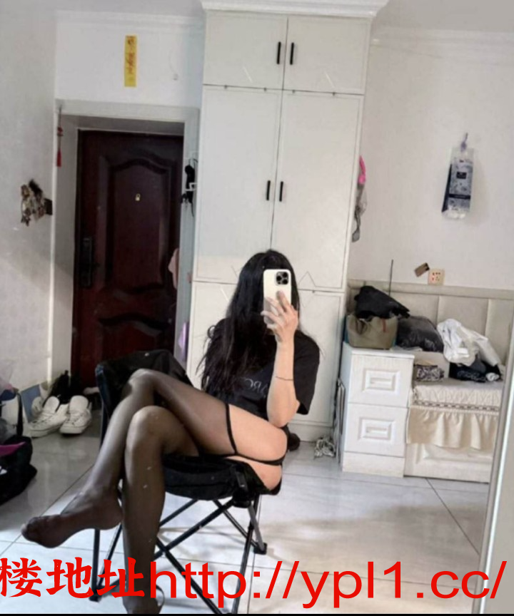 居家小姐姐，苗条身材，双腿过肩冲击，不一样的体验感