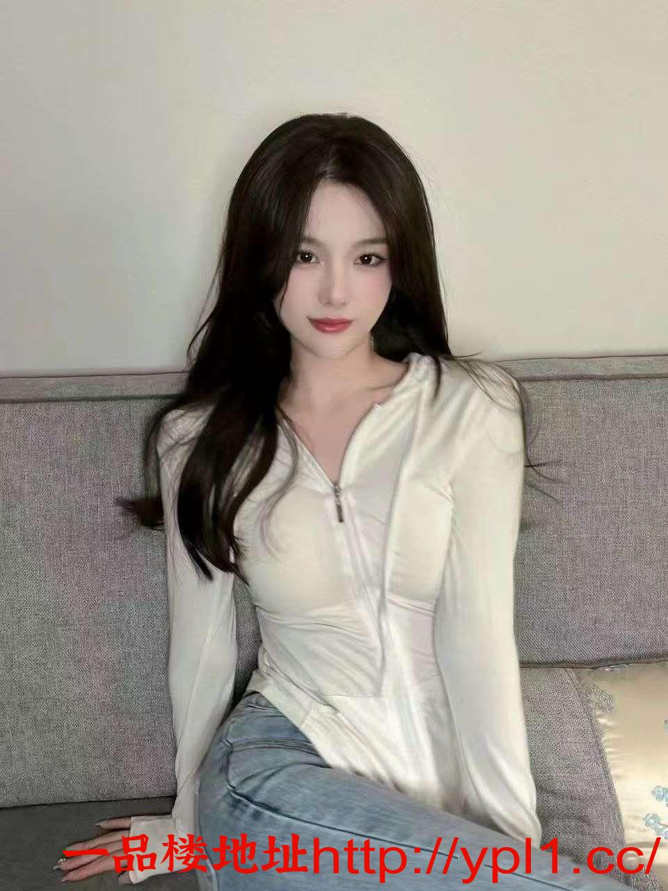 青岛闷骚性感身材大胸妹