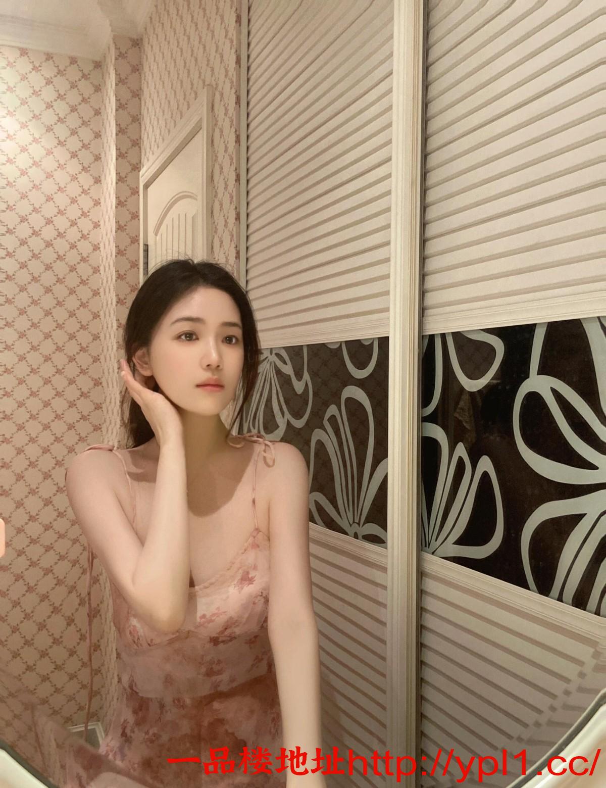 东莞白虎后入天花板这屁股小穴超紧听话水特别多（自带公寓可外出）