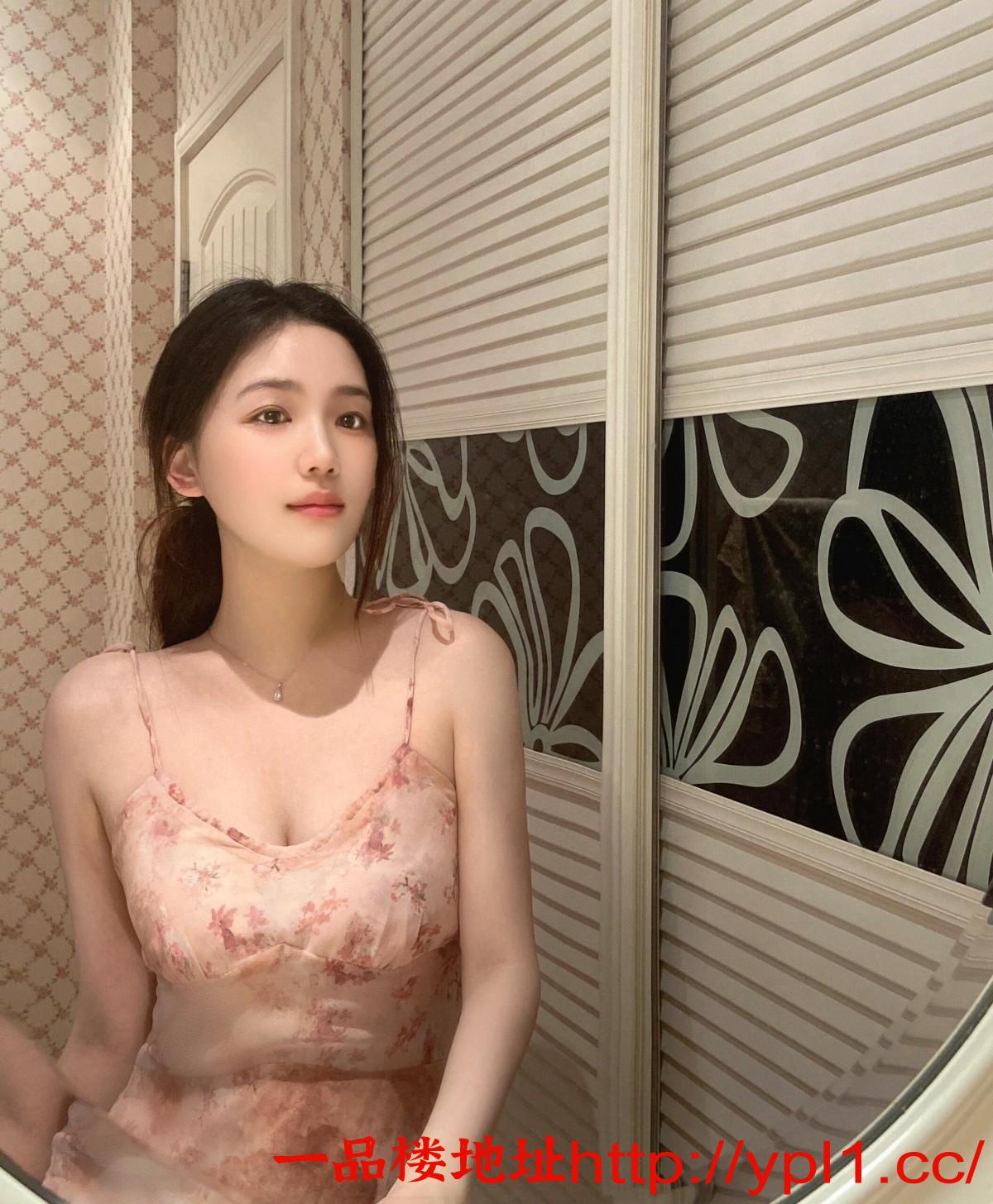 肇庆白虎后入天花板这屁股小穴超紧听话水特别多（自带公寓可外出）