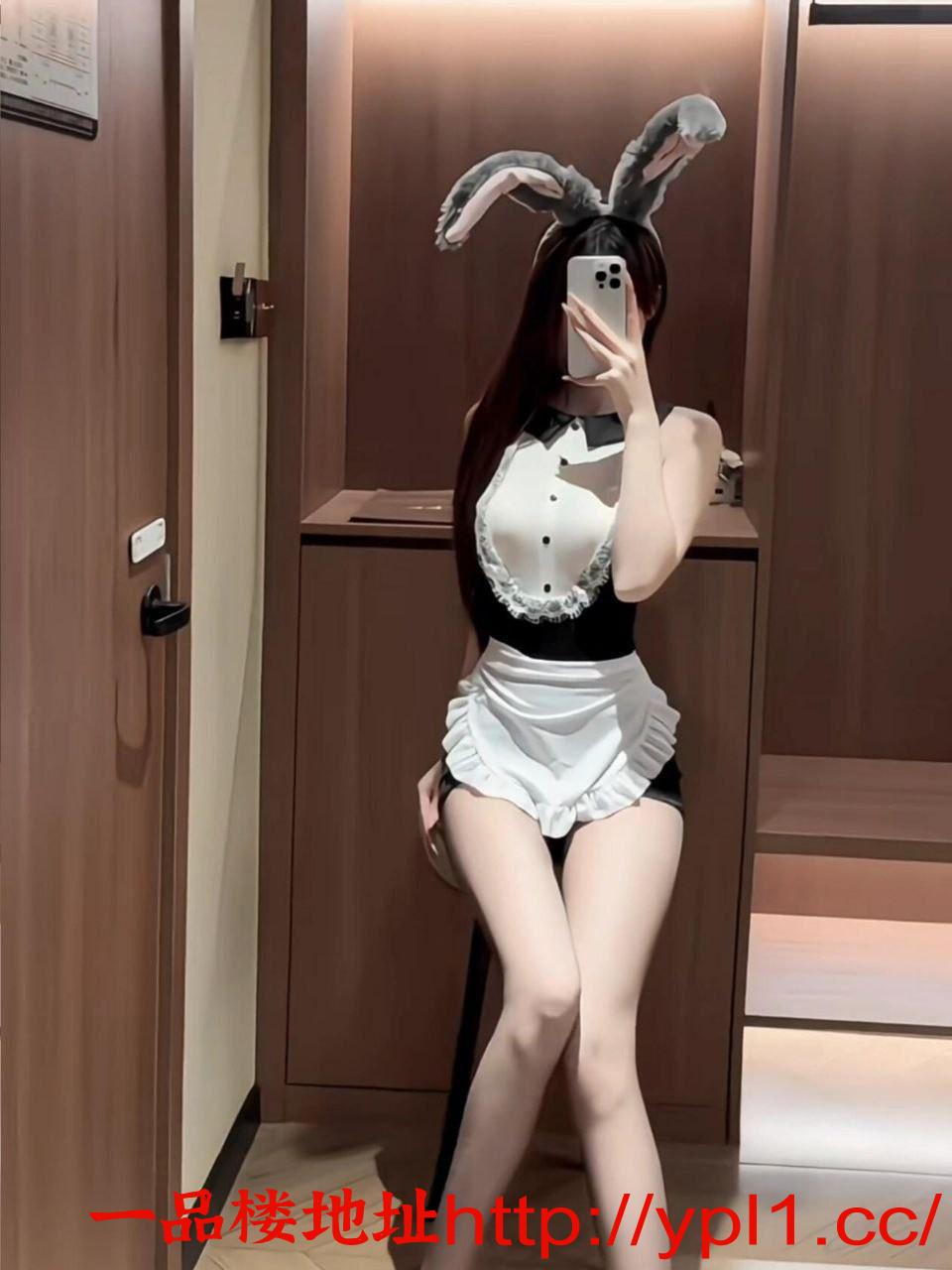 大同白虎后入天花板这屁股小穴超紧听话水特别多（自带公寓可外出）