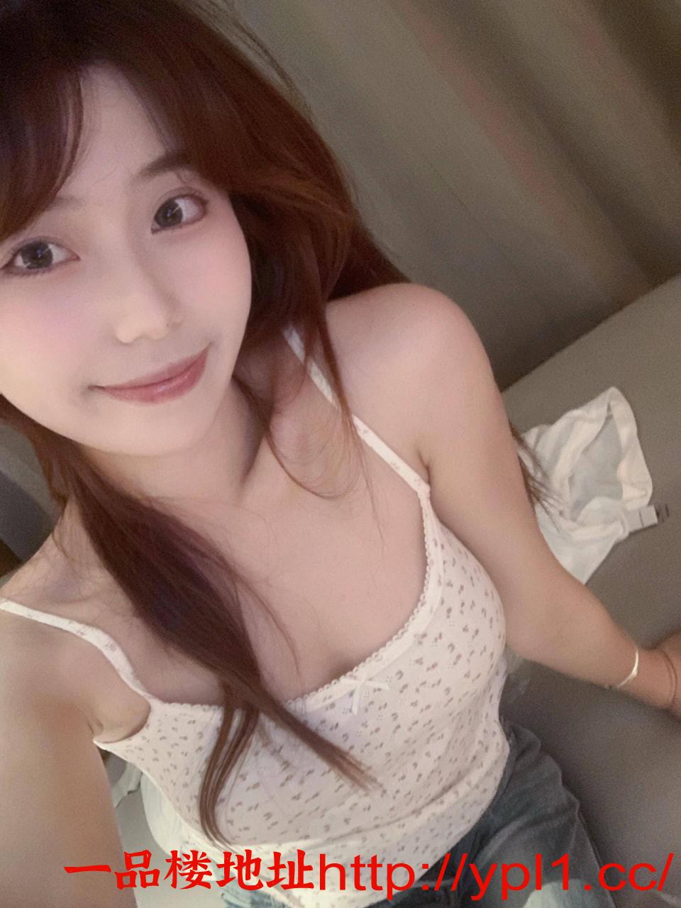 镇江极品嫩妹听话cosp配合蕾丝喷水表演