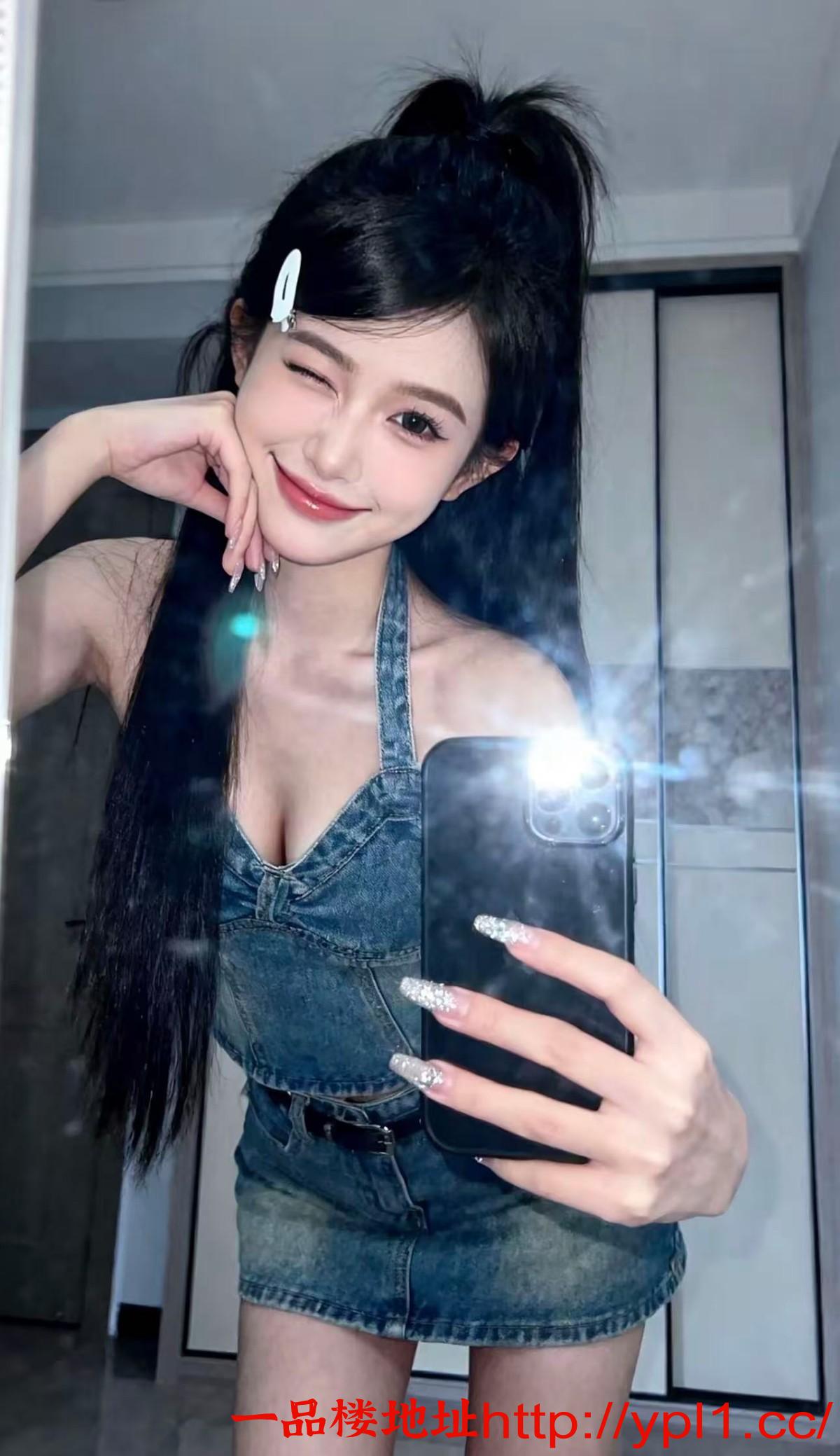 南京极品嫩妹听话cosp配合蕾丝喷水表演