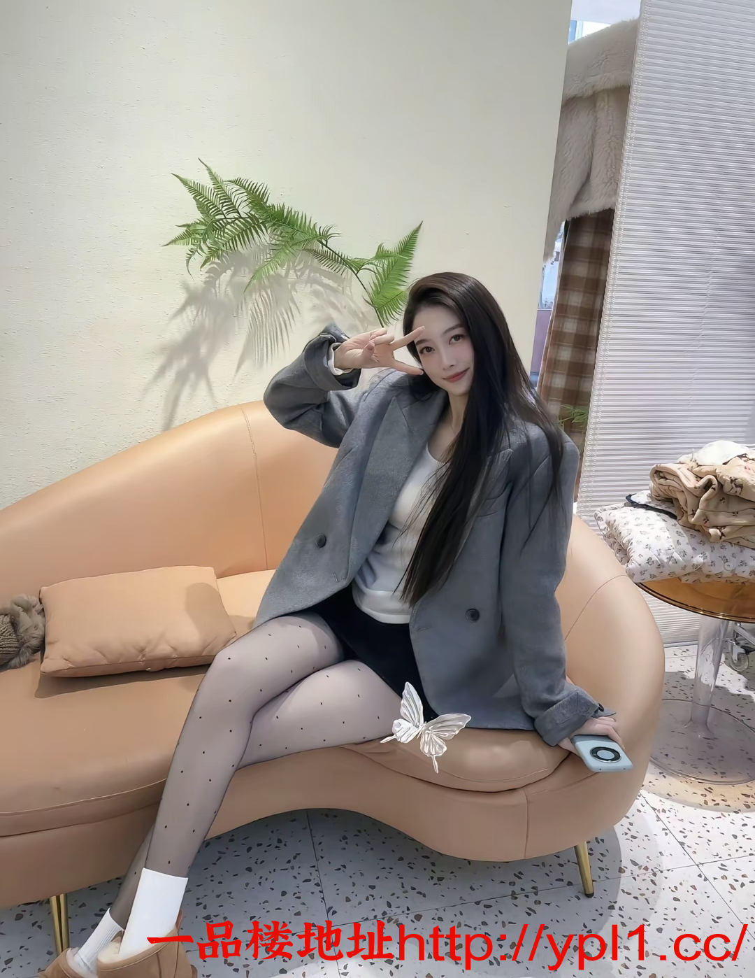 分享重庆市一个刚做不久00后极品艺术学院毕业妹子翘臀丰满超粉嫩简直是后入式天花板（可提供学生证可外出可后付）