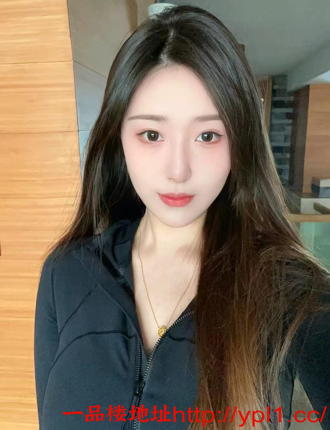 水多粉逼刚下水妹妹带公寓