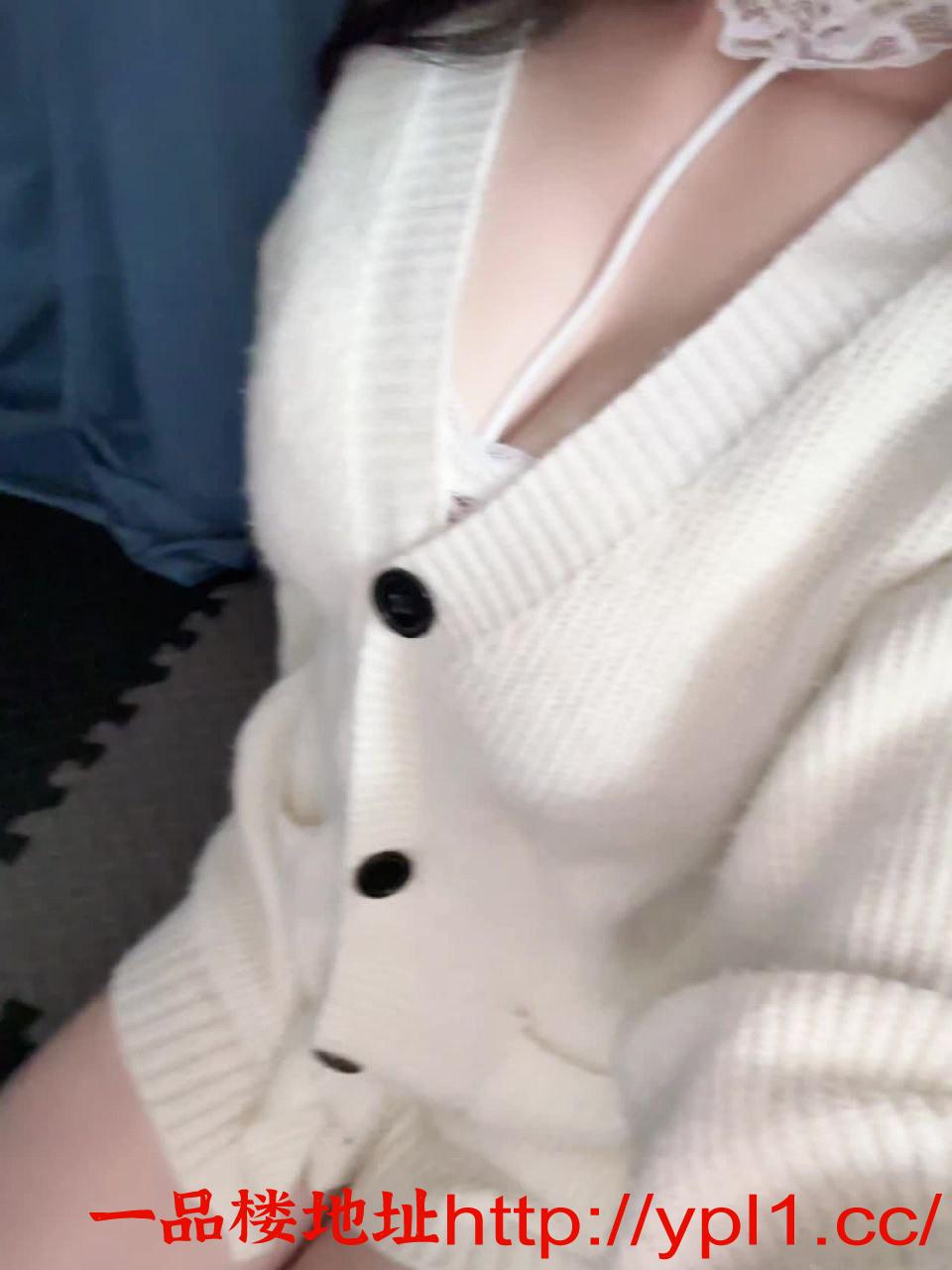 松江舌舔爽到爆小穴粉嫩水多润滑