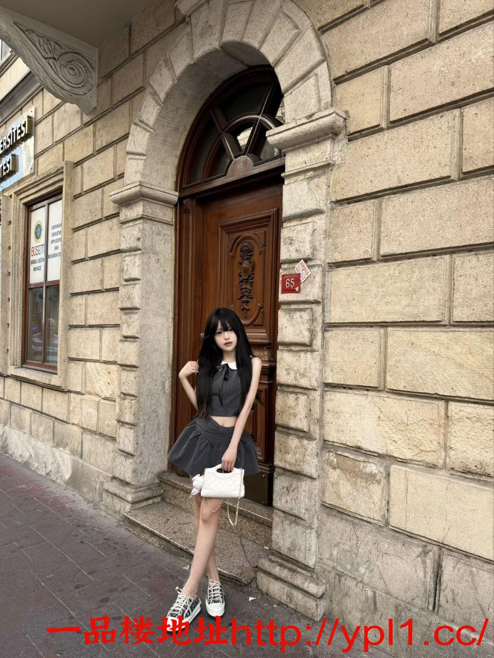 真实学生妹兼职有学生证可以包夜身材娇小可以抱起来插