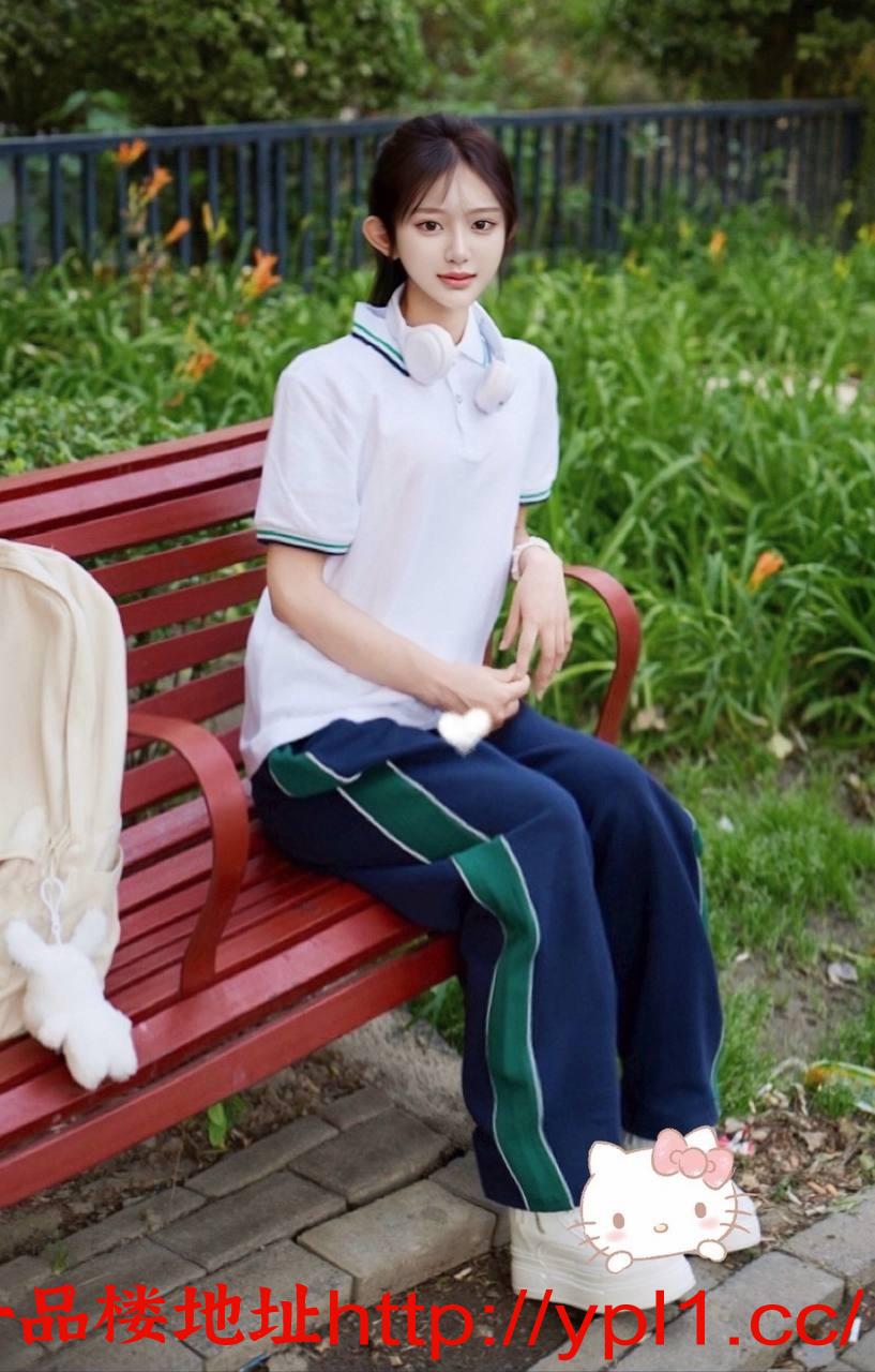 大二学生妹兼职赚外快穴紧水多