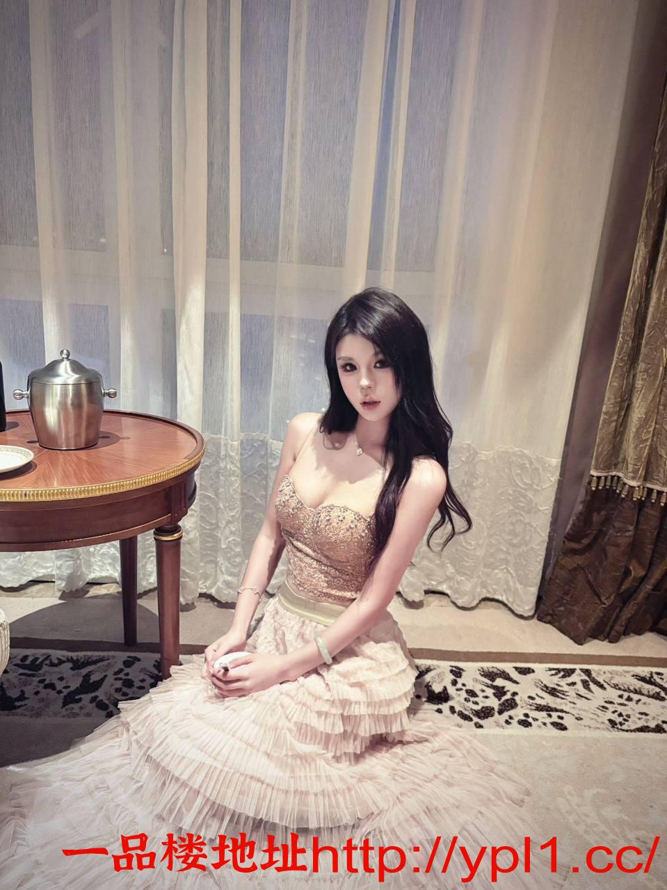 学生妹护士人妻兼职小穴粉嫩水多可内射