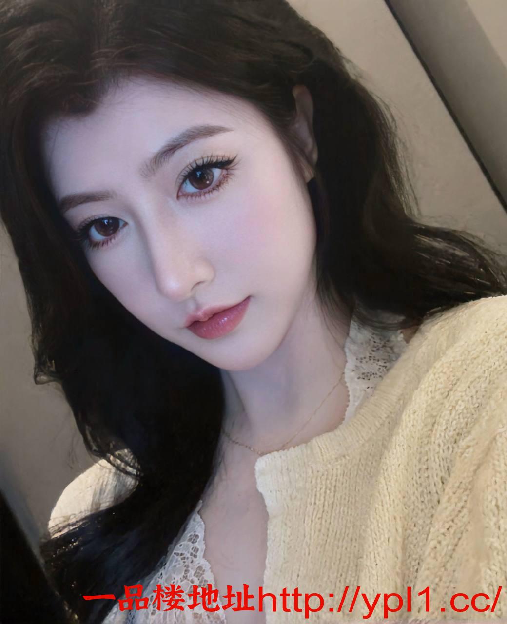 少妇兼直上粉下嫩水多一线天馒头穴