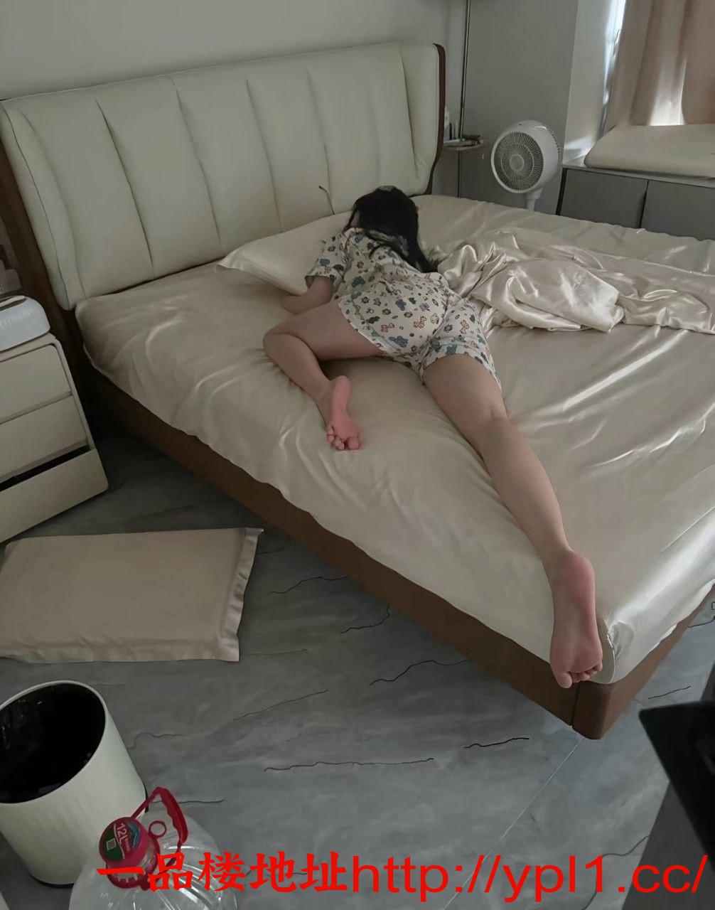 刚下水不久的19岁小嫩妹