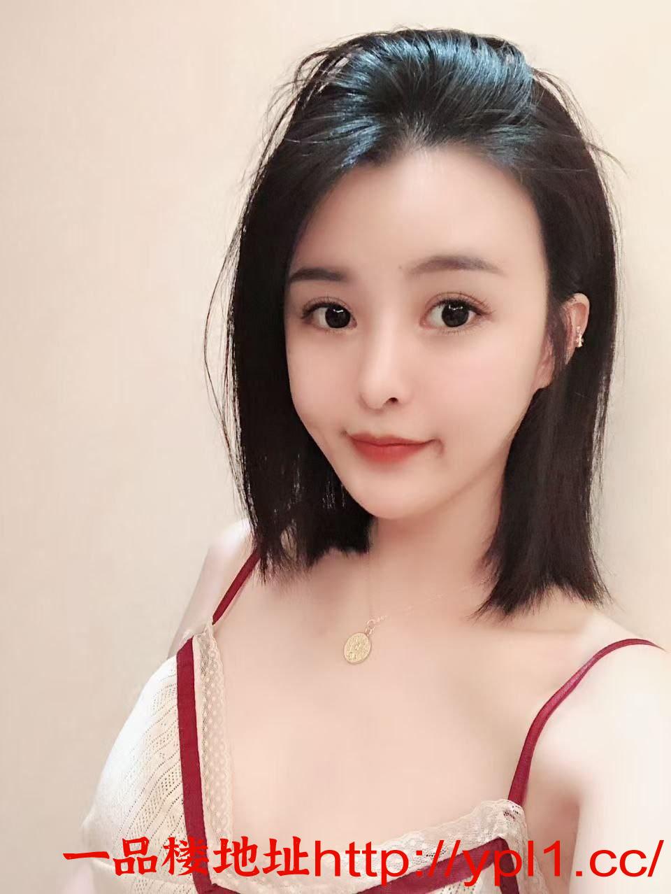 清纯系萝莉来袭学生妹！18新人嫩妹！短裙一线天小穴