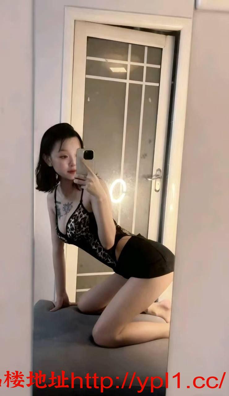 粉奶头，大胸，身材好。少女感很强，主打颜值、粉嫩、湿和紧。