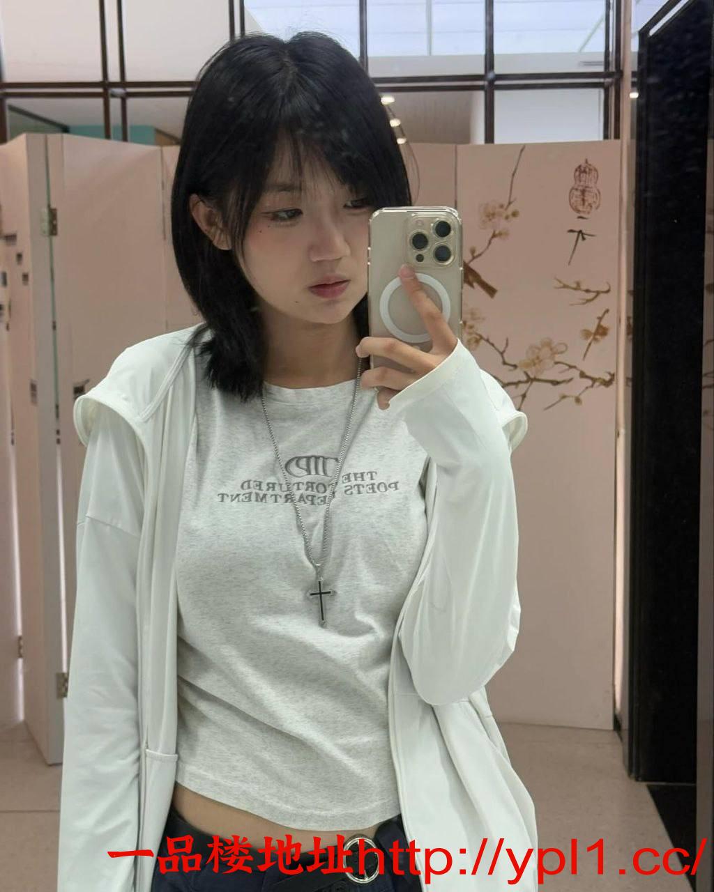 16岁嫩妹老师，长发及腰，满满的少女感