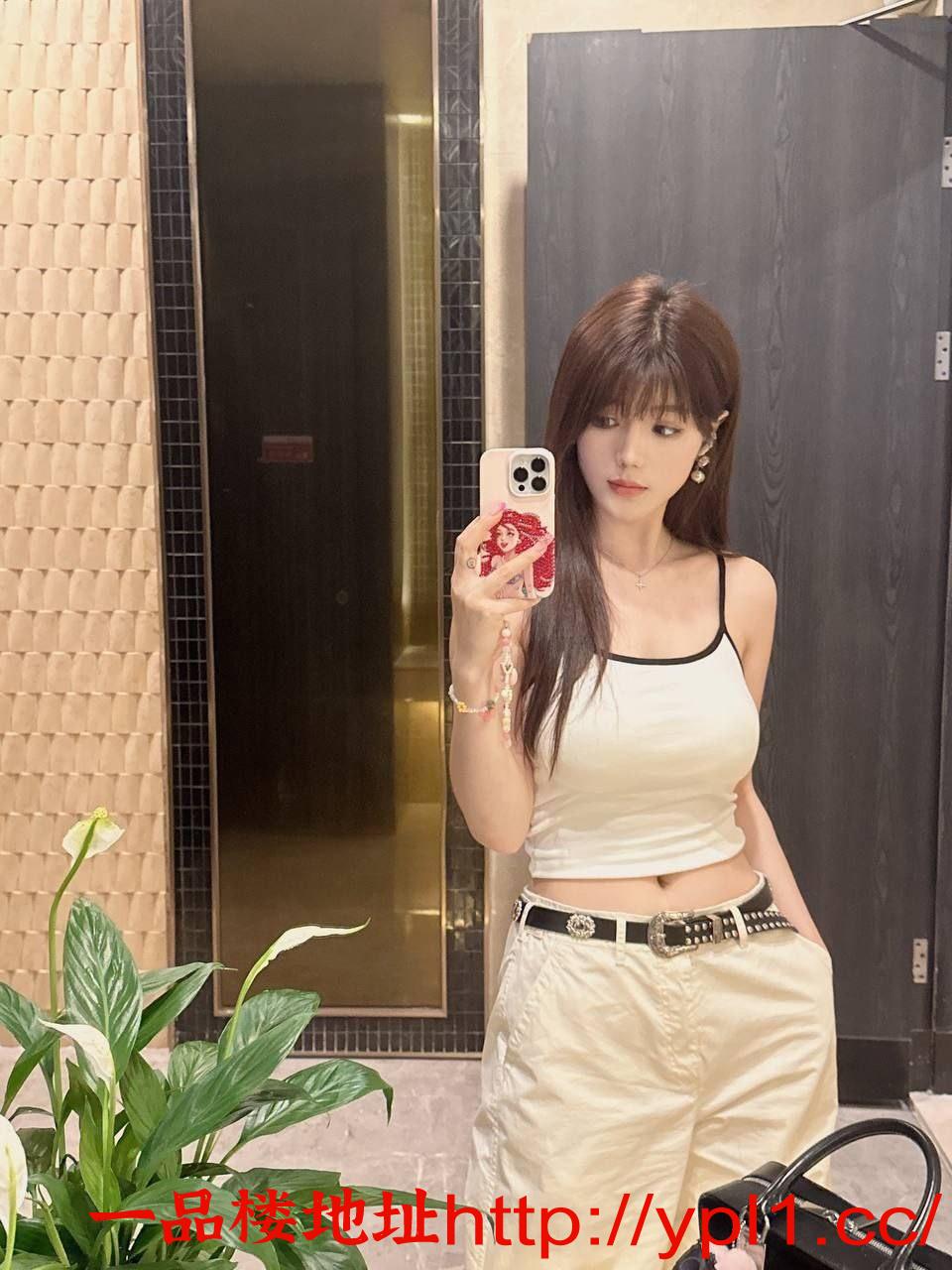 妹妹身材没得说，是真好，前凸后翘，屁股大，蜜桃臀。