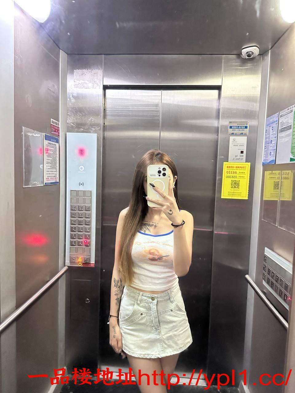 甜美可爱萝莉学生妹兼职舞蹈生会一字马