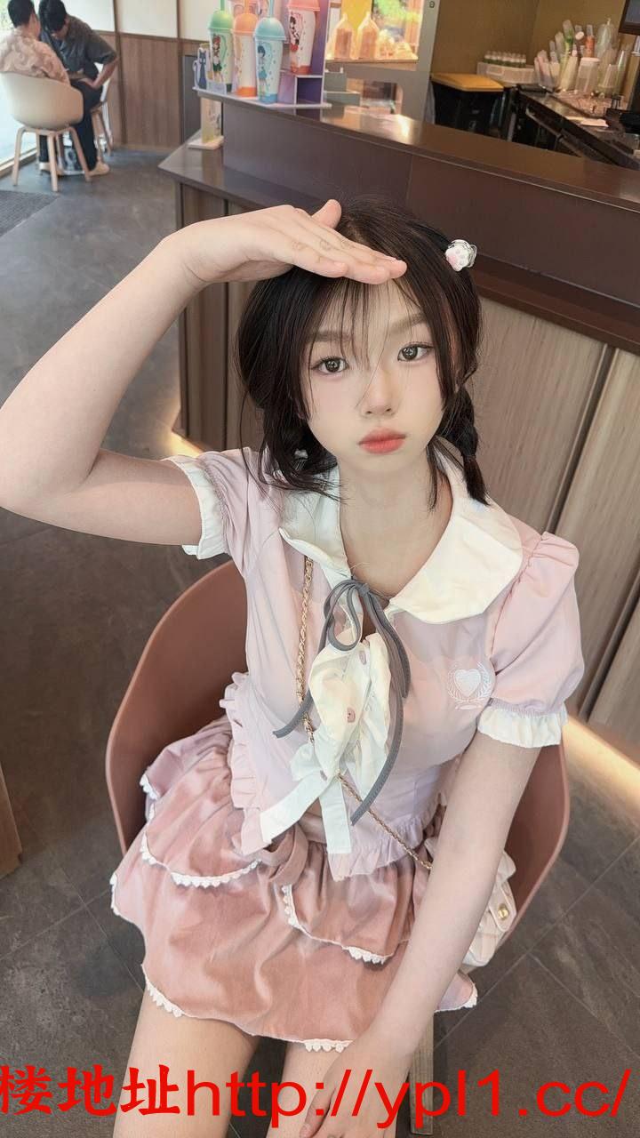 甜美可爱萝莉学生妹