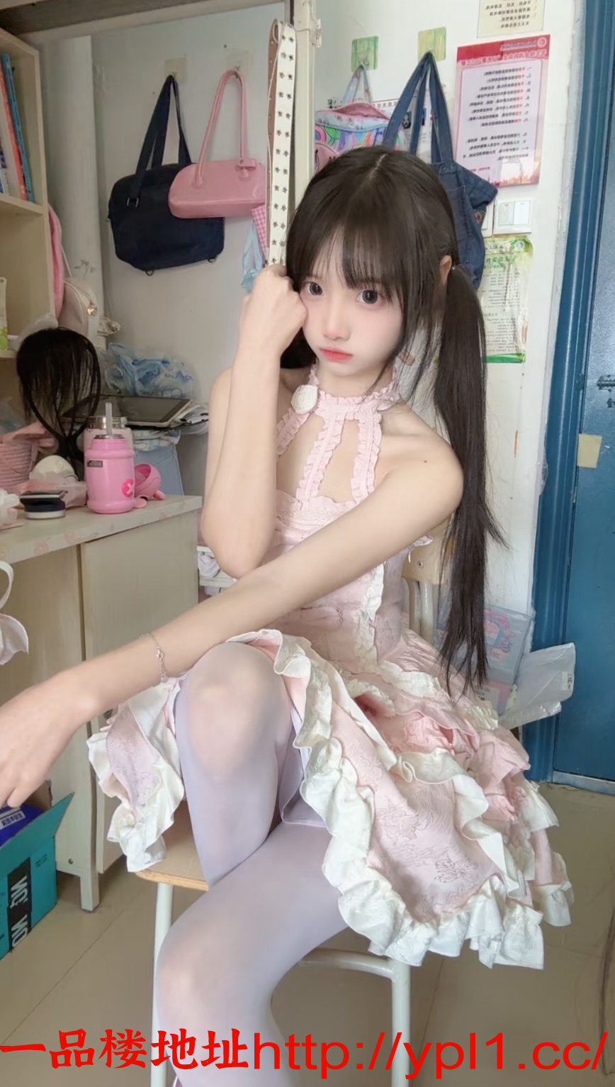 【福建】极品小萝莉刚到福建务工白虎蝴蝶逼可抱操声音诱人销魂泻火(有报告可内射)