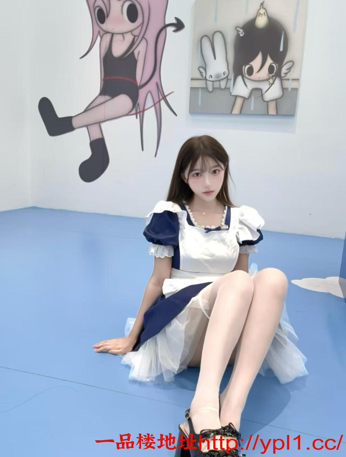 【四川】刚刚下海小嫩妹逼逼紧淫水多，高性价比（可内射，有体检）