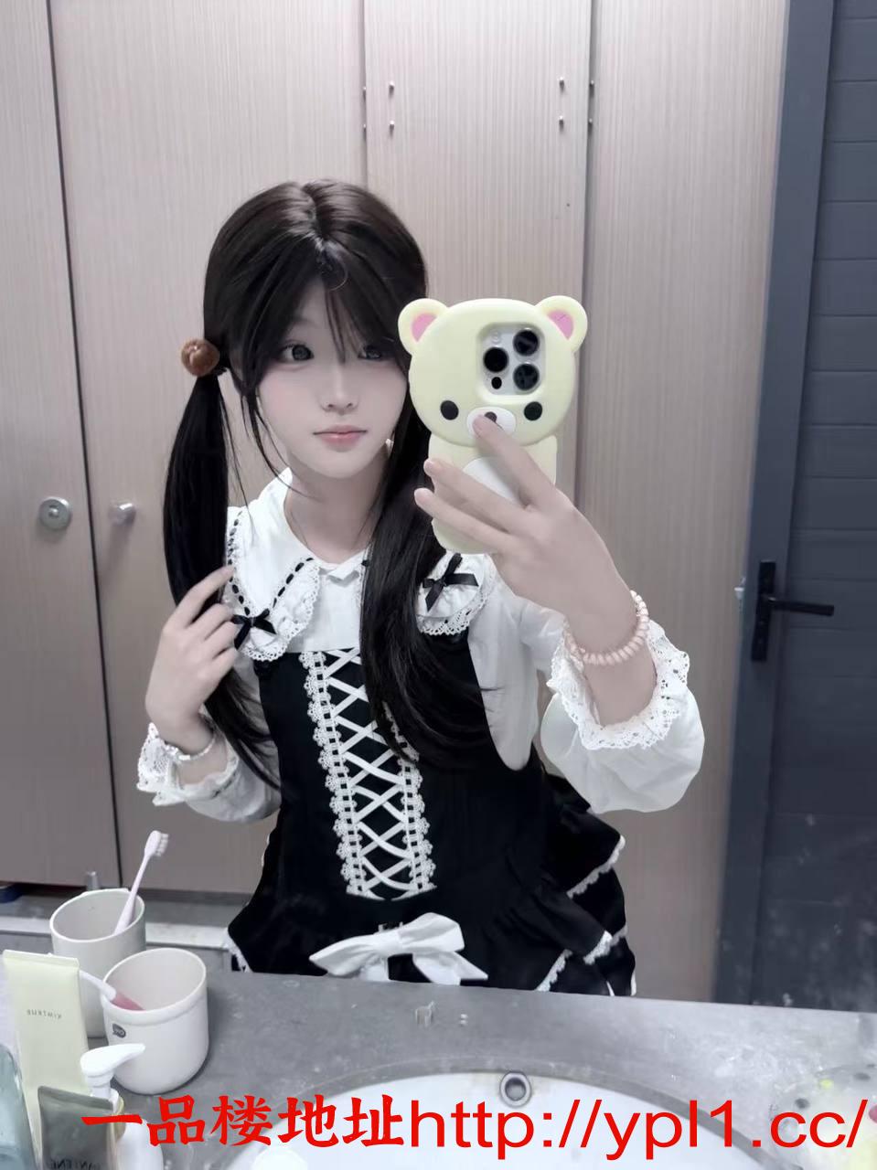 【四川】极品萝莉，一线天馒头逼，很听话会叫爸爸，主人之类的(有报告可内射)