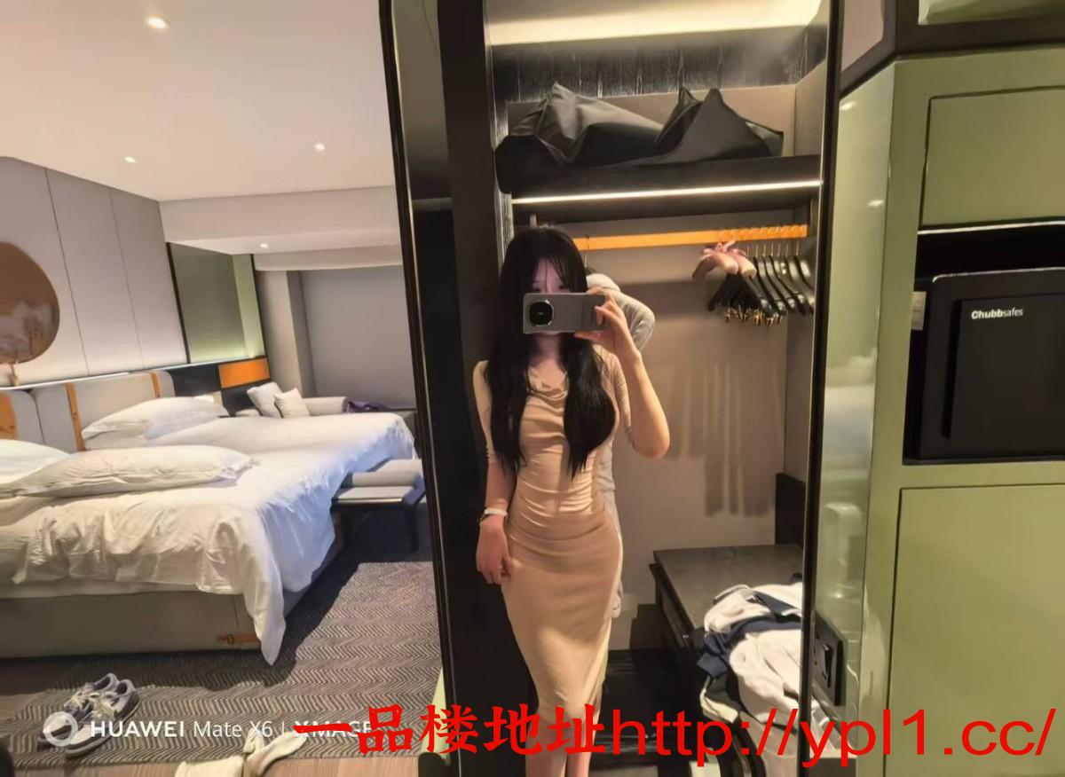 【山西】高三学妹刚出海兼职，bb粉嫩紧致，水多润滑（可内射有体检）