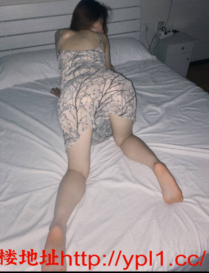 文职厂妹下海兼职，毛多爱紧，皮肤光滑细嫩，会各种姿势，自带公寓可外出