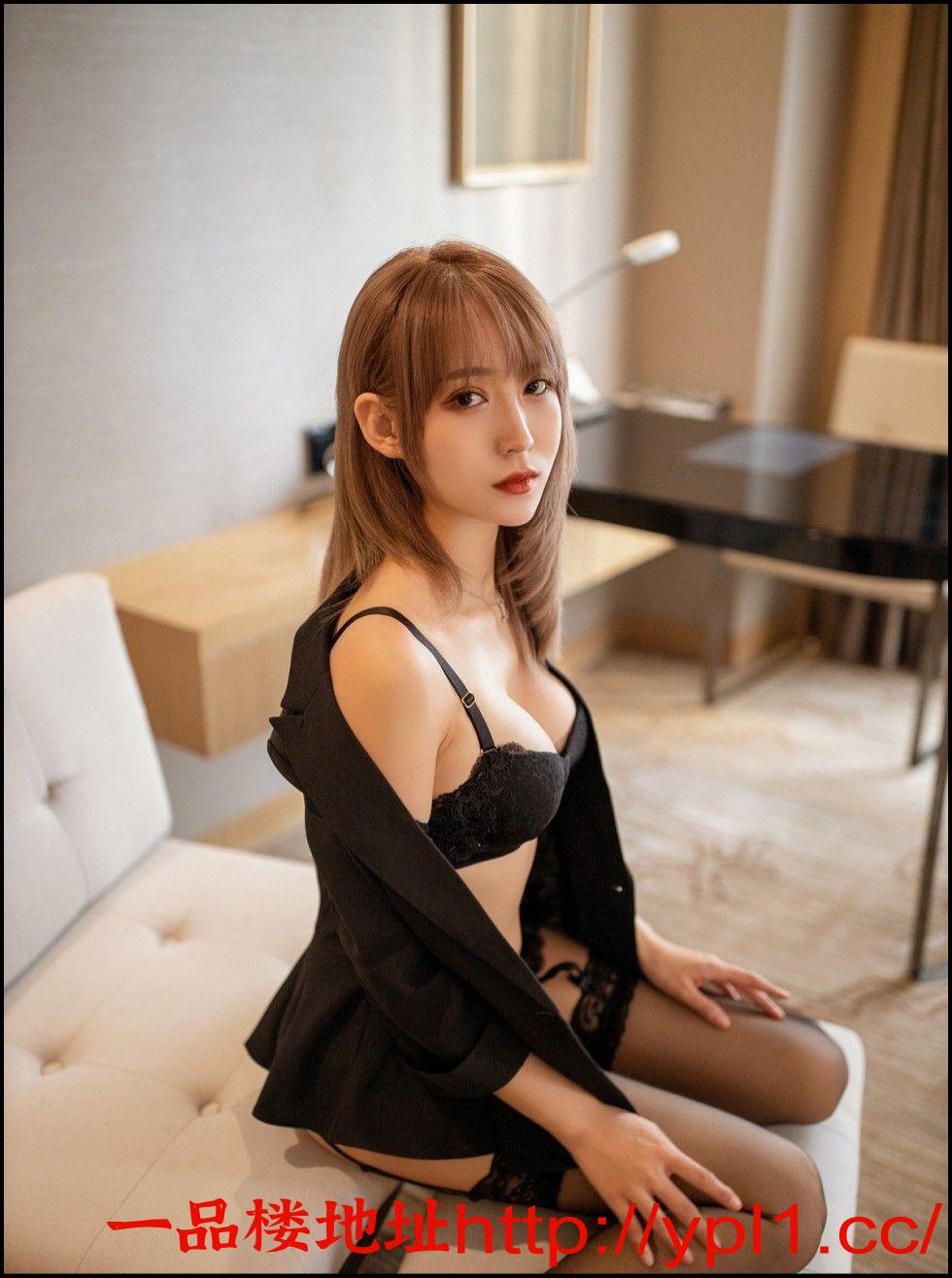 高校艺术社团模特小学妹会花钱外出兼职，高身材大长腿，会调情可各种制服调教