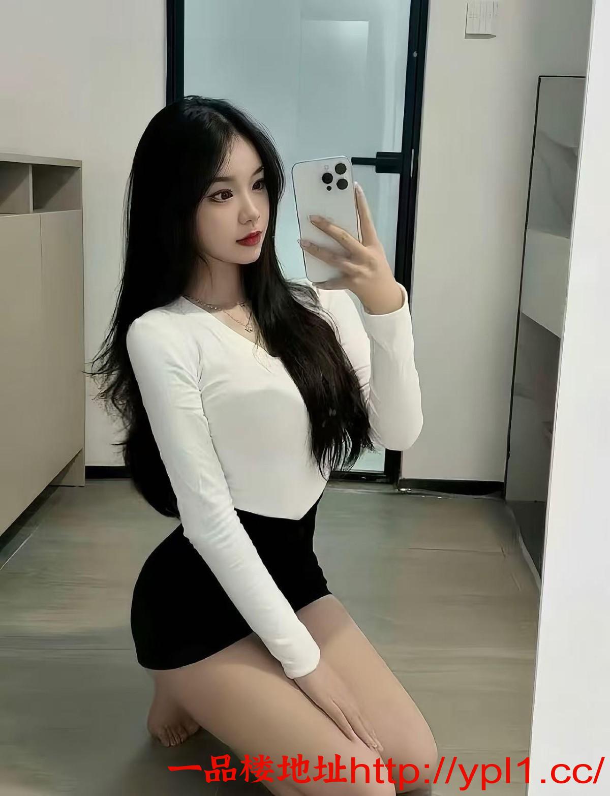 艺术学院音乐系的妹妹就是闷骚，看起来文静但操起来很骚声音真的身诱人让你操到累自带工作室