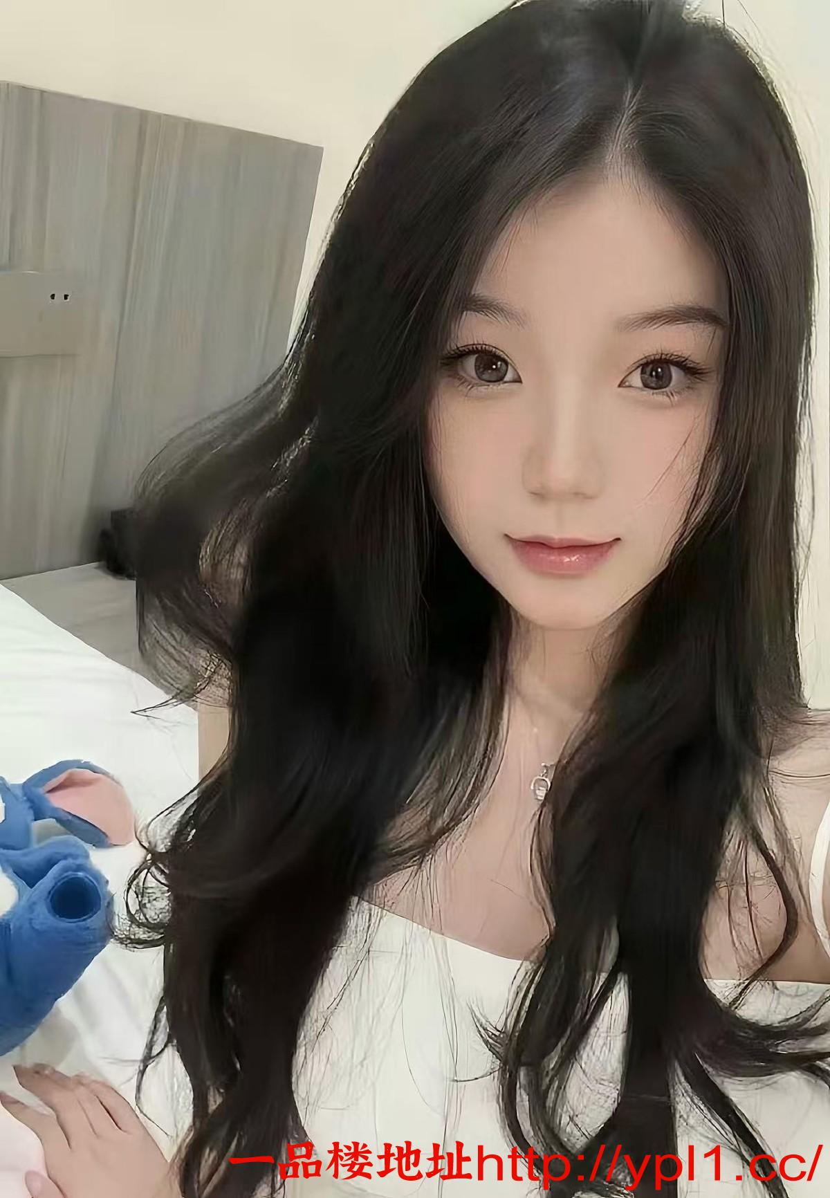 艺术学院音乐系的妹妹就是闷骚，看起来文静但操起来很骚声音真的身诱人让你操到累自带工作室