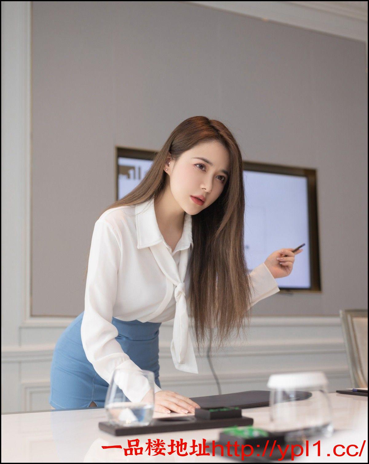 极品刚毕业大学生的御姐范，文职女孩身材S曲线，皮肤嫩出水多，粉鲍鱼小妖精操起来很舒服，可外出自带公寓