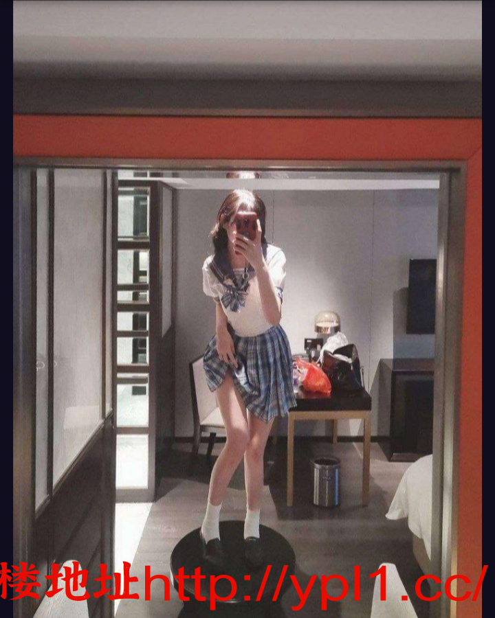 清纯妹子下海，学生装做爱最爽，回带学生时代，可外出